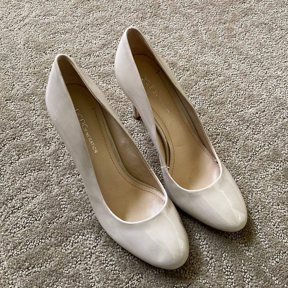 BCBGeneration nude heels. 3 inch.